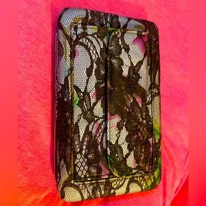 Hard shell Lace Snap Close wallet